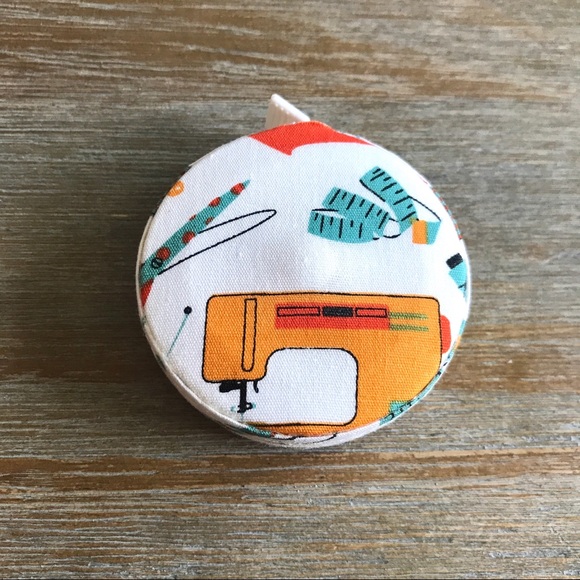 Tape Measure with Sewing Machine Design - Picture 2 of 4